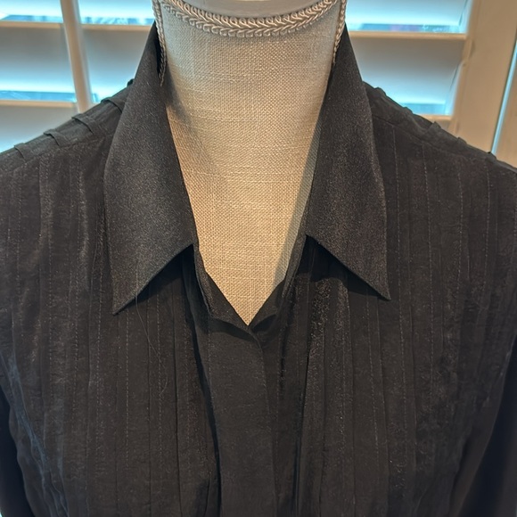 Zina if Beverly Hills black pleated blouse. - Picture 3 of 8
